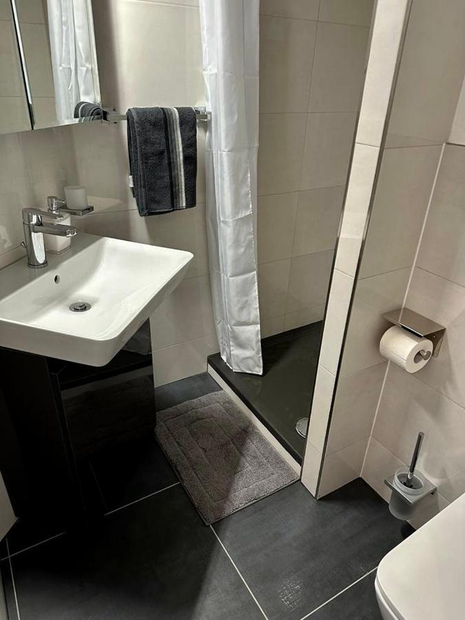 Flexible, Schoene Und Gut Aussehende Feriensuite Reutlingen Exterior photo